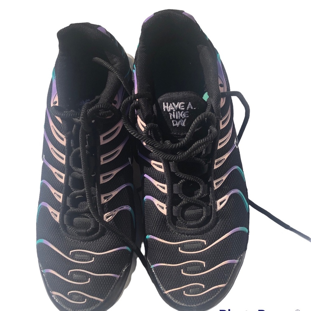 NIKE Tn Air Max “Have a Nike Day” Athletic Sneakers. - Picture 2 of 11